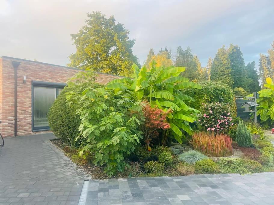 Prachtig Guesthouse Met Gratis Parkeren Maasmechelen Exterior foto