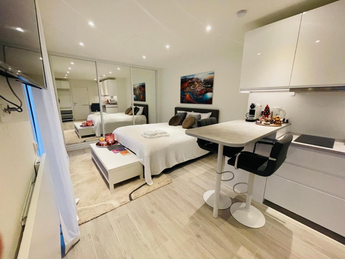 Prachtig Guesthouse Met Gratis Parkeren Maasmechelen Exterior foto