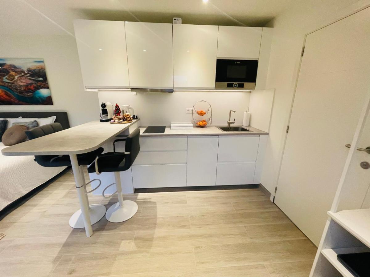 Prachtig Guesthouse Met Gratis Parkeren Maasmechelen Exterior foto